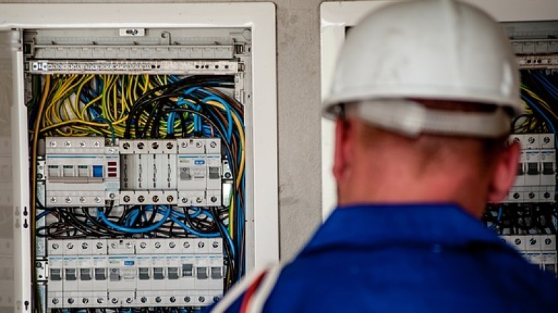 INSTALADOR MANTENEDOR ELECTRICISTA INSTALADOR MANTENEDOR ELECTRICISTA