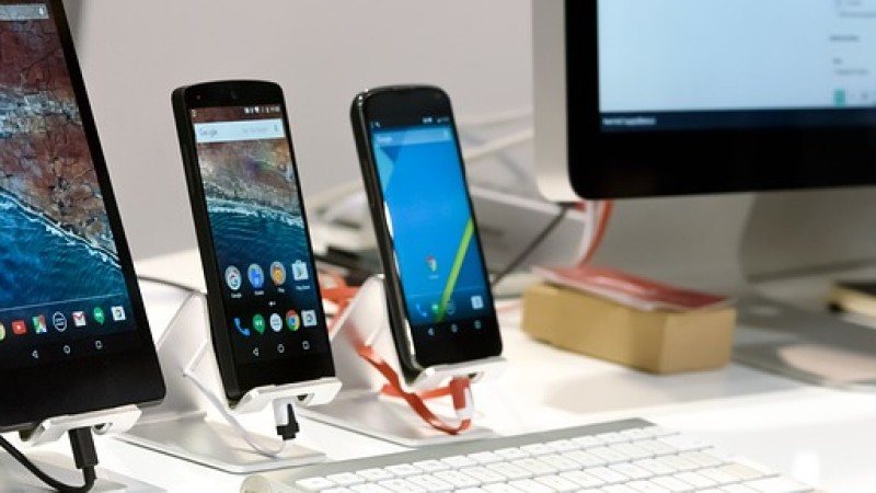 DESARROLLO DE APLICACIONES MÓVILES CON ANDROID DESARROLLO DE APLICACIONES MÓVILES CON ANDROID